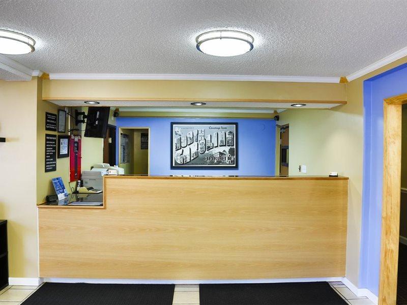 Super 8 By Wyndham Charlotte University Экстерьер фото
