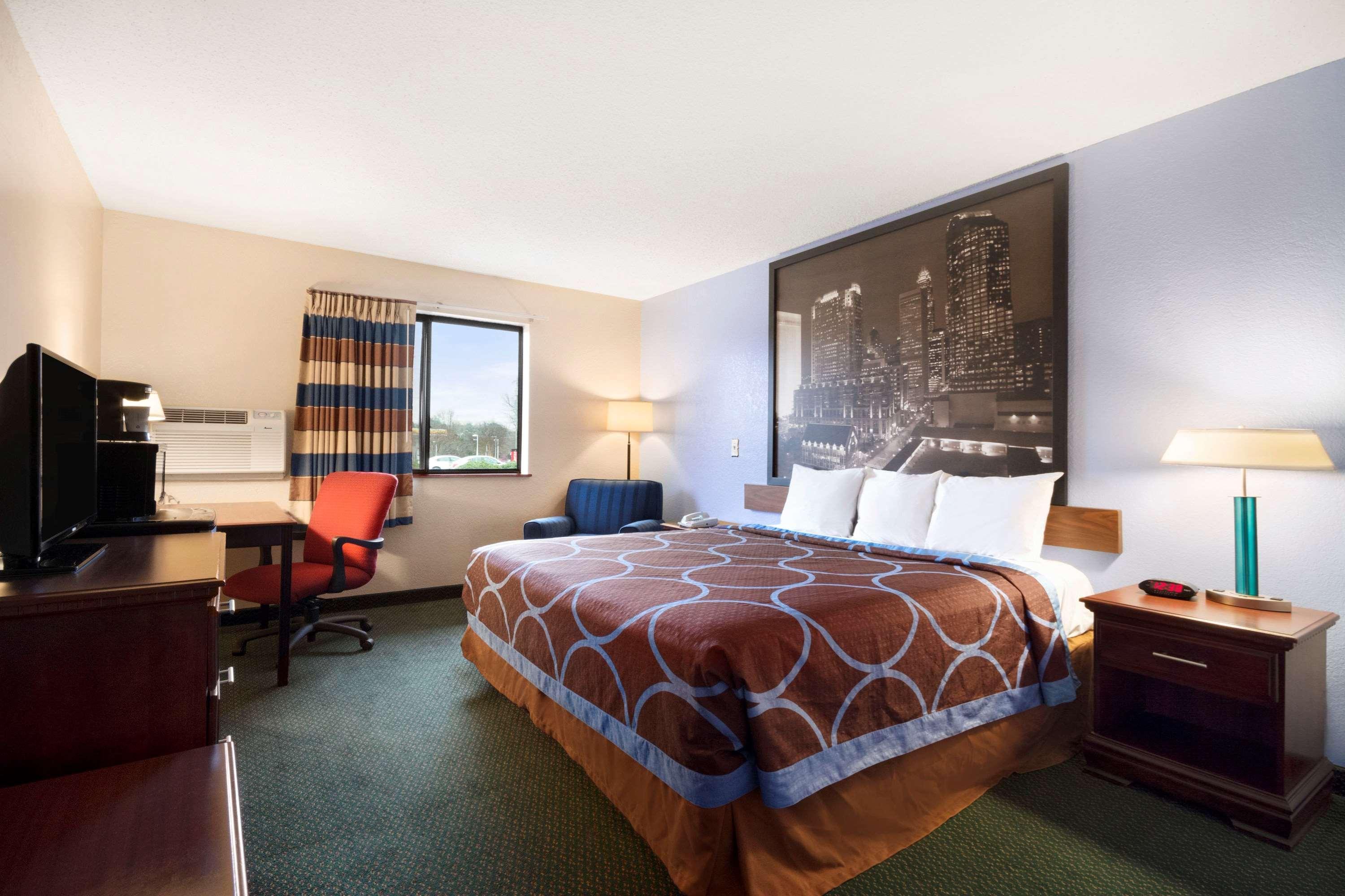 Super 8 By Wyndham Charlotte University Экстерьер фото