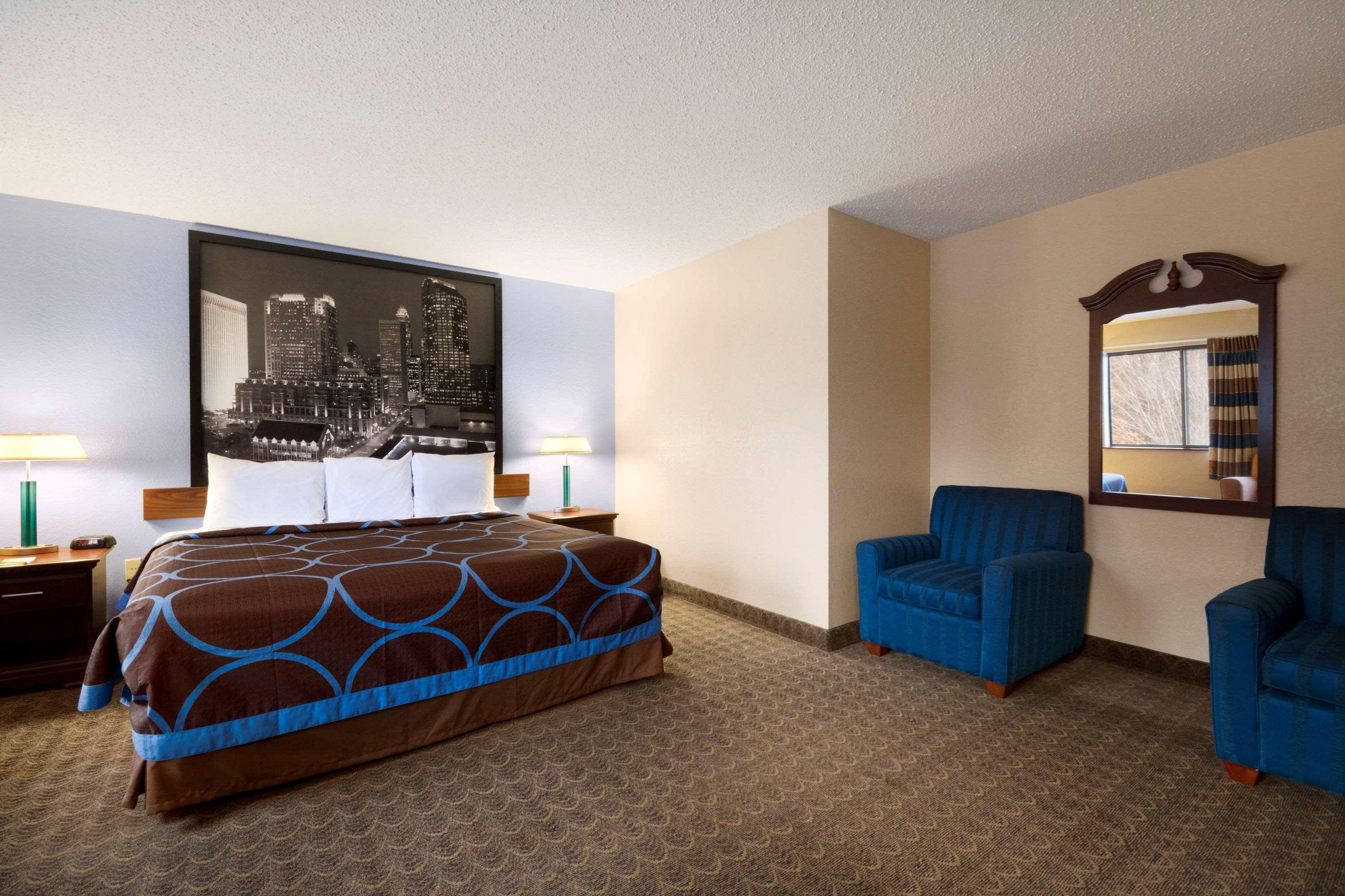 Super 8 By Wyndham Charlotte University Экстерьер фото
