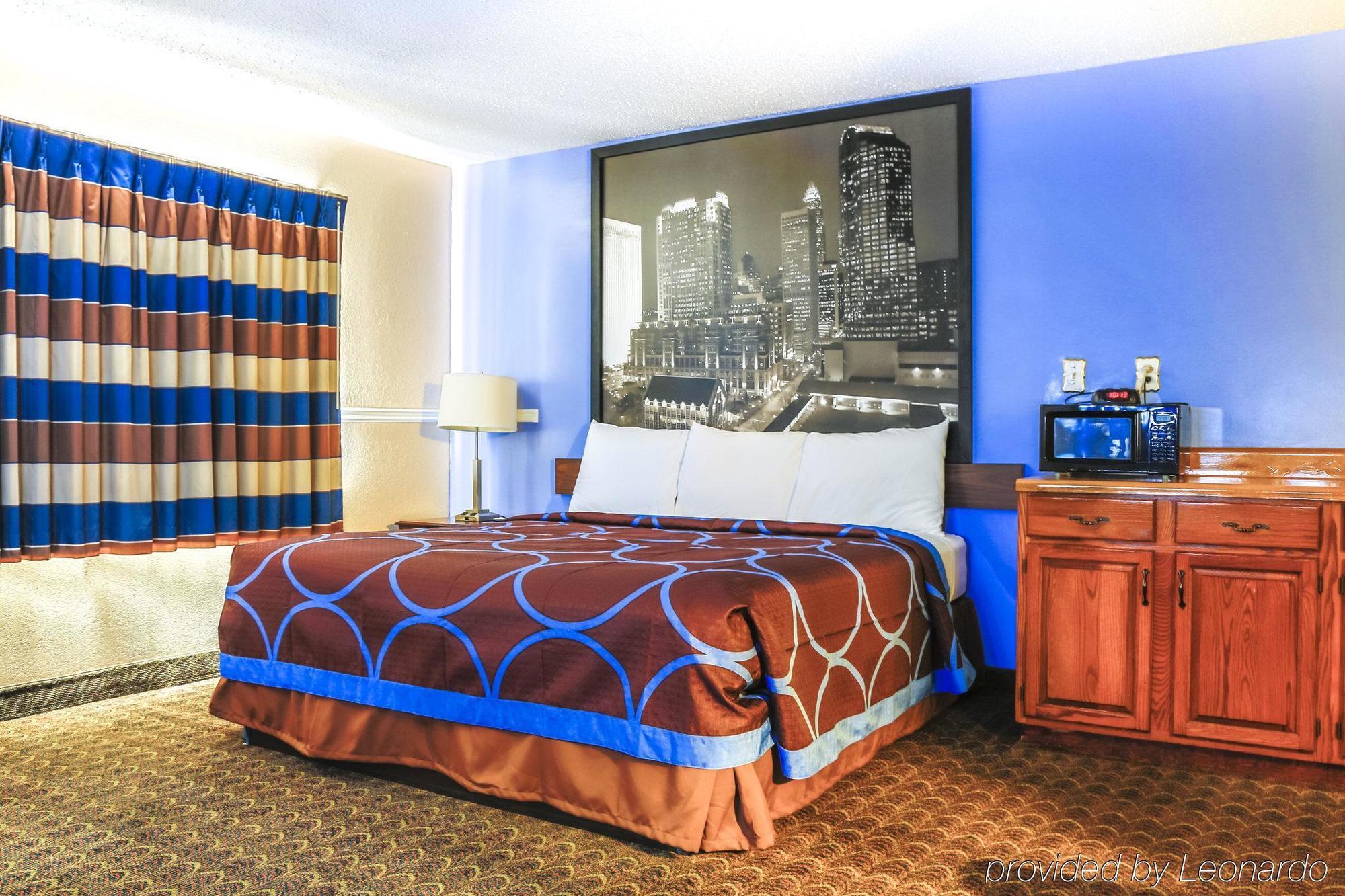 Super 8 By Wyndham Charlotte University Экстерьер фото