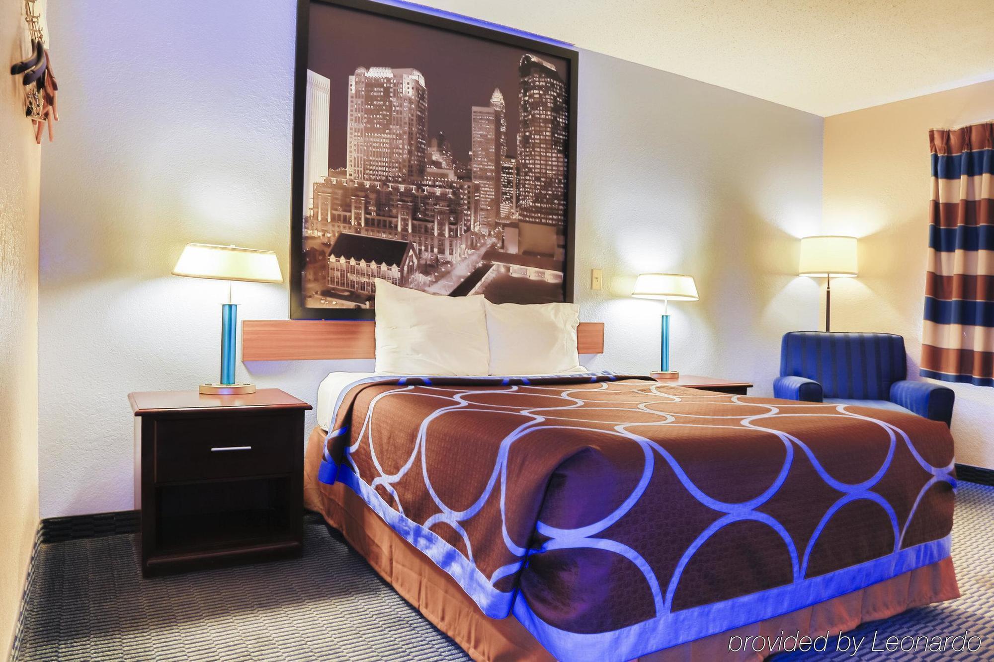 Super 8 By Wyndham Charlotte University Экстерьер фото