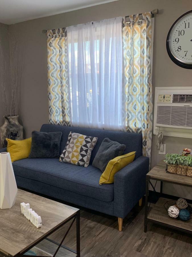 Super 8 By Wyndham Charlotte University Экстерьер фото